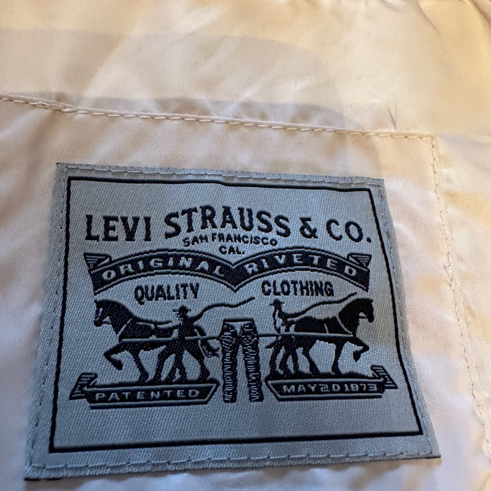 Levi's Camo Sherpa Oversize Trucker Jacket Size Medium NWOT - Picture 7 of 8